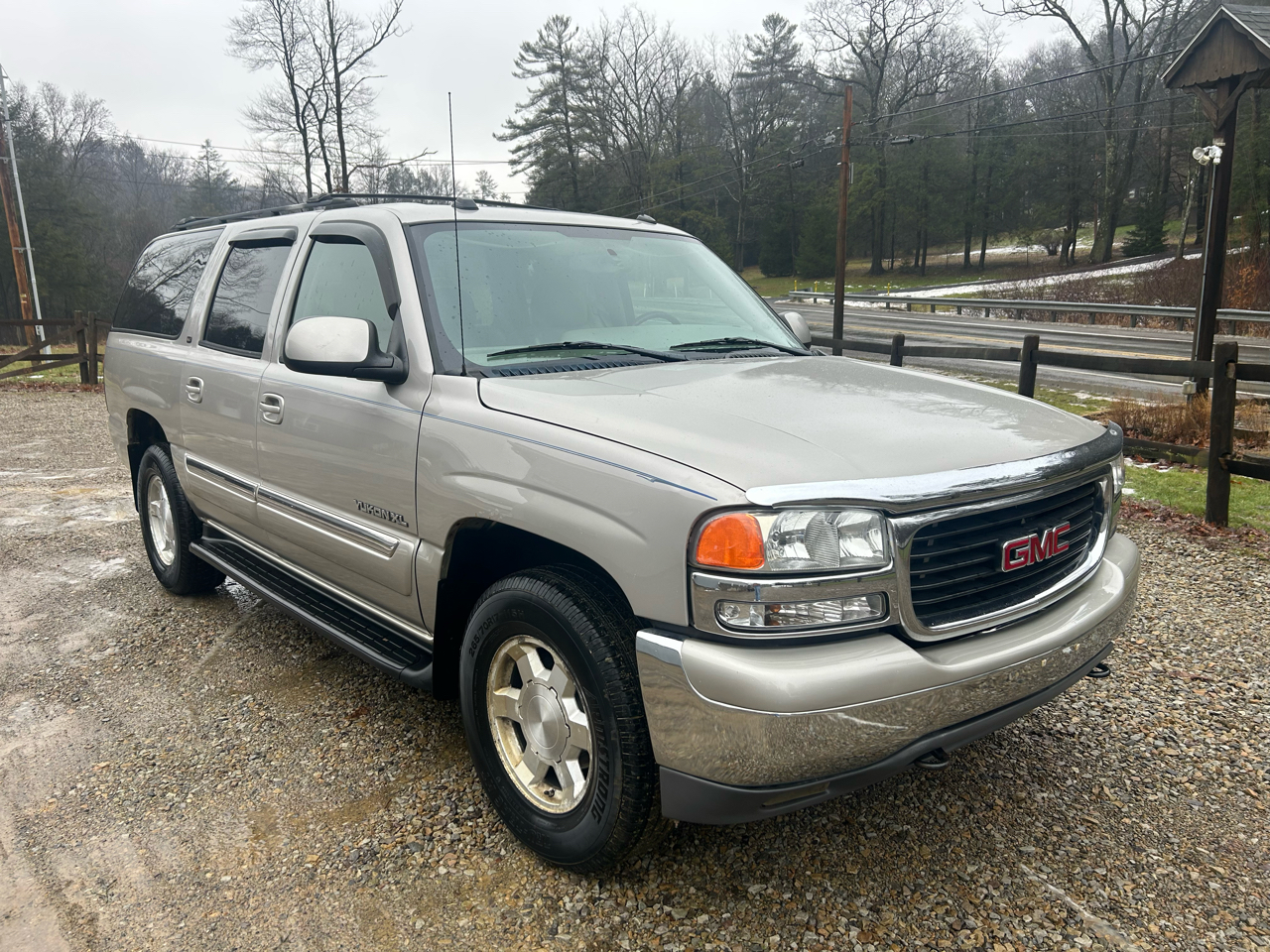 GMC Yukon XL 4dr 1500 4WD SLT 2005