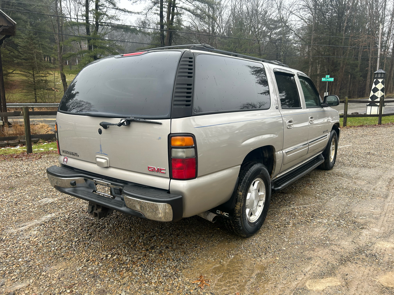 GMC Yukon XL 4dr 1500 4WD SLT 2005