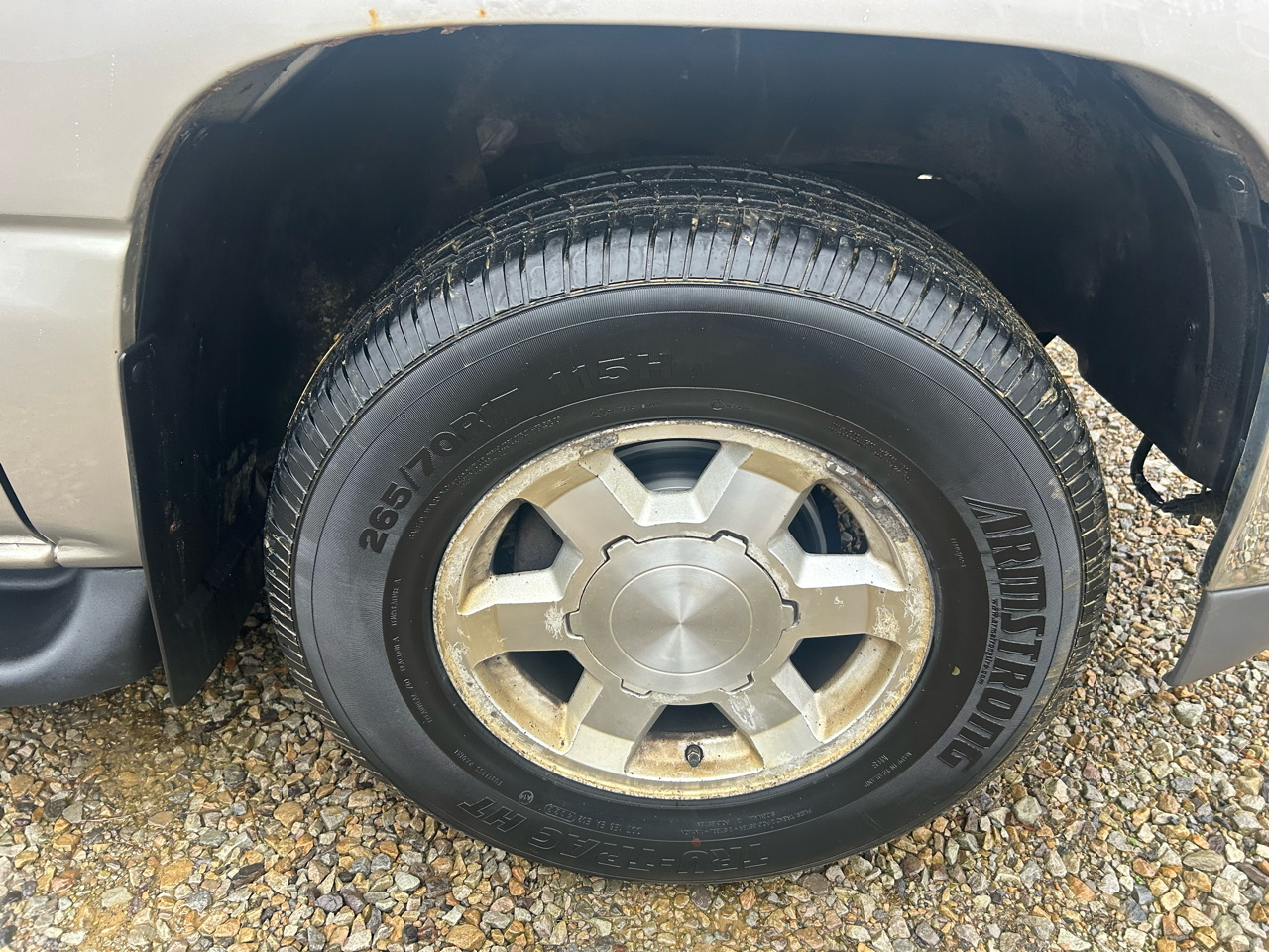 GMC Yukon XL 4dr 1500 4WD SLT 2005