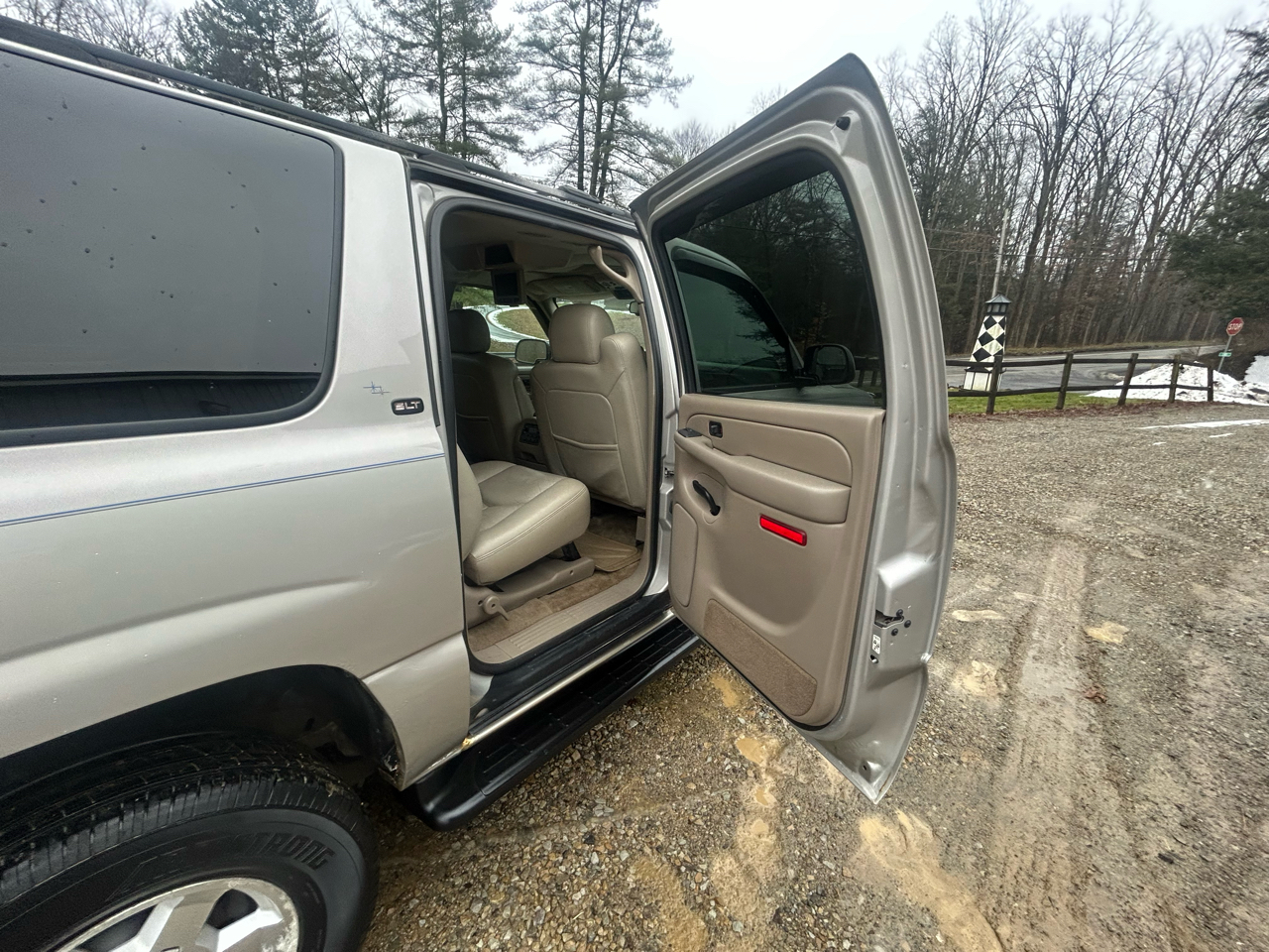 GMC Yukon XL 4dr 1500 4WD SLT 2005