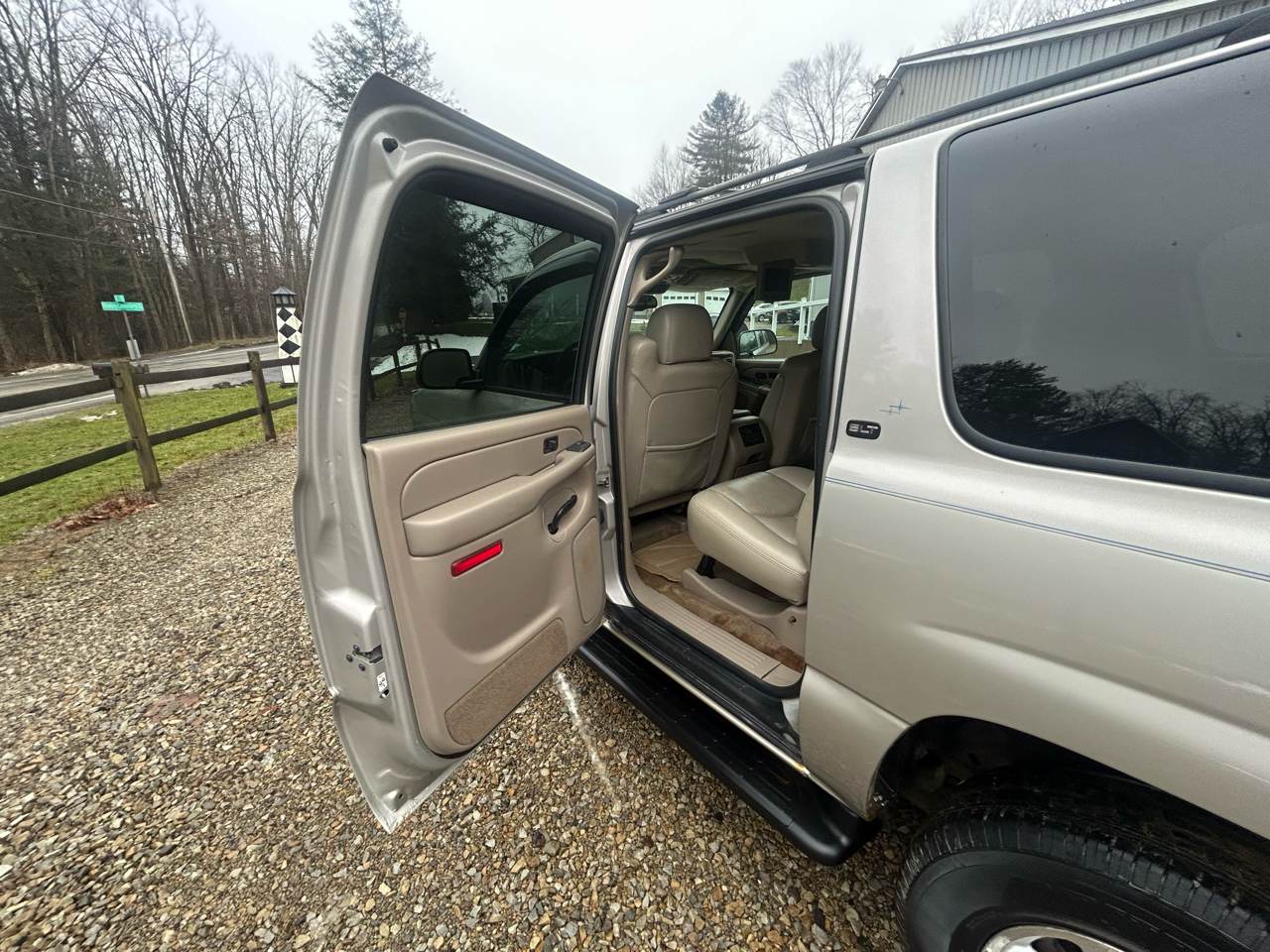 GMC Yukon XL 4dr 1500 4WD SLT 2005