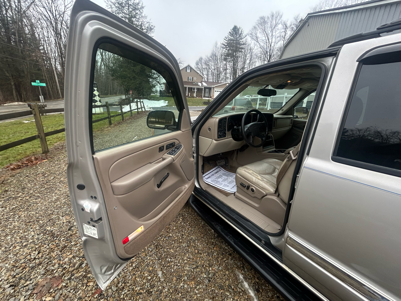 GMC Yukon XL 4dr 1500 4WD SLT 2005