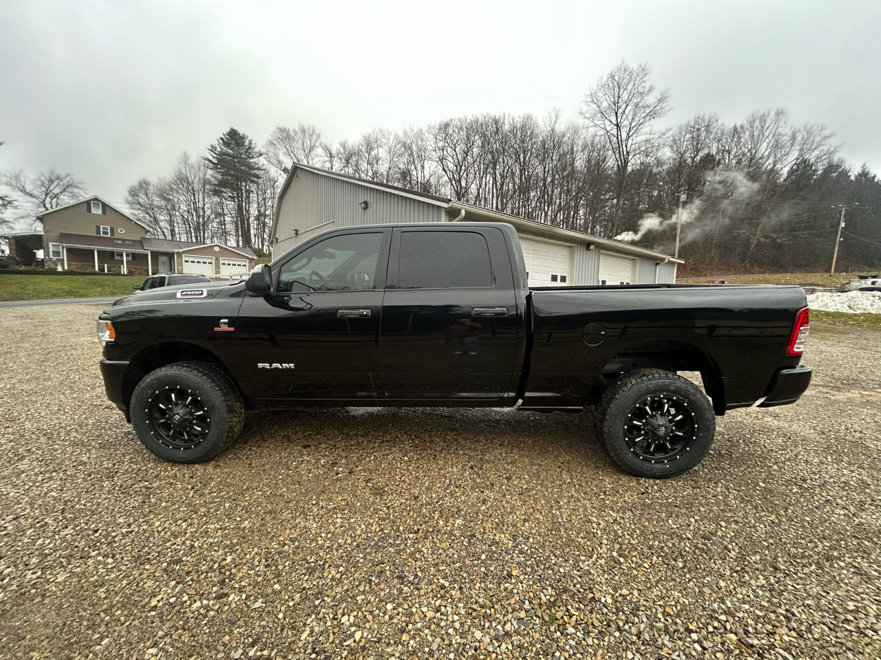 RAM 2500 Tradesman 4x4 Crew Cab 6'4" Box 2022