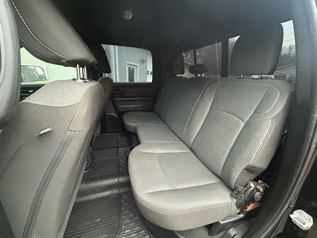 RAM 2500 Tradesman 4x4 Crew Cab 6'4" Box 2022