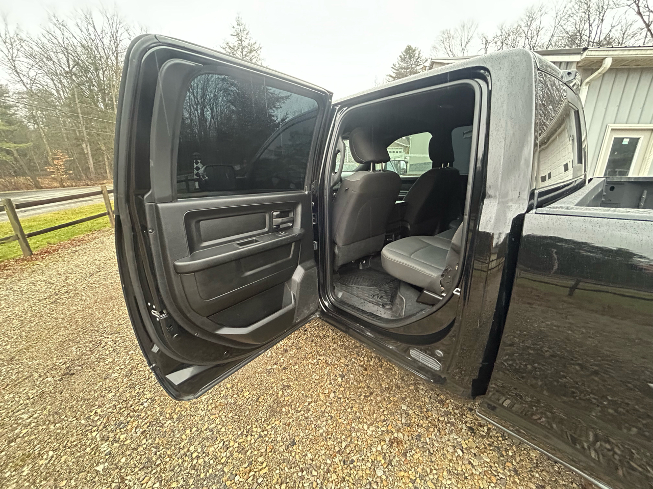 RAM 2500 Tradesman 4x4 Crew Cab 6'4" Box 2022