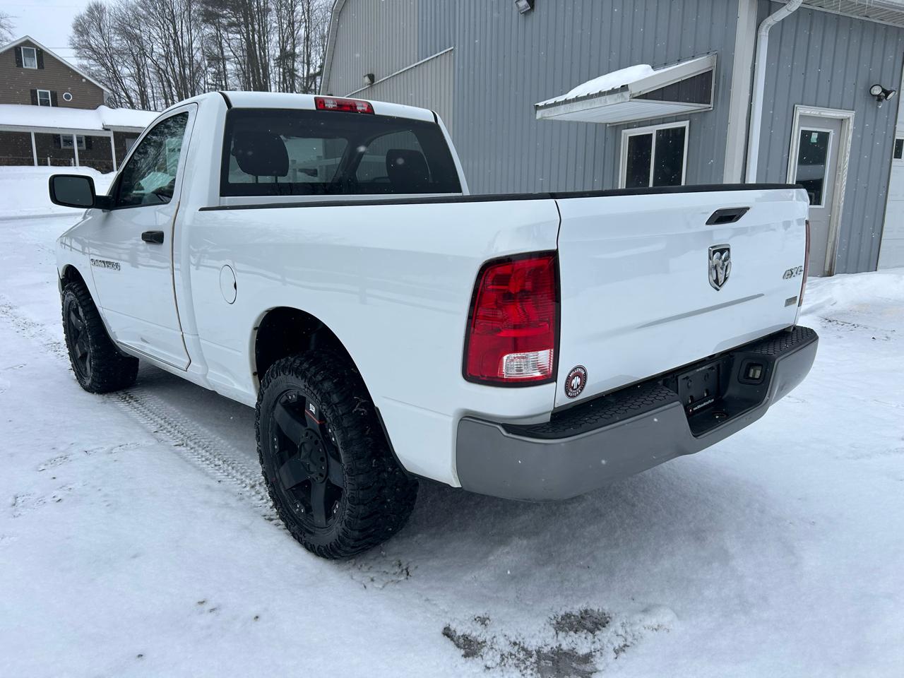 RAM 1500 4WD Reg Cab 120.5" ST 2011