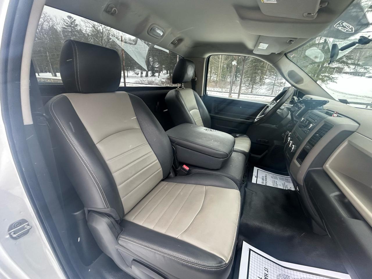 RAM 1500 4WD Reg Cab 120.5" ST 2011