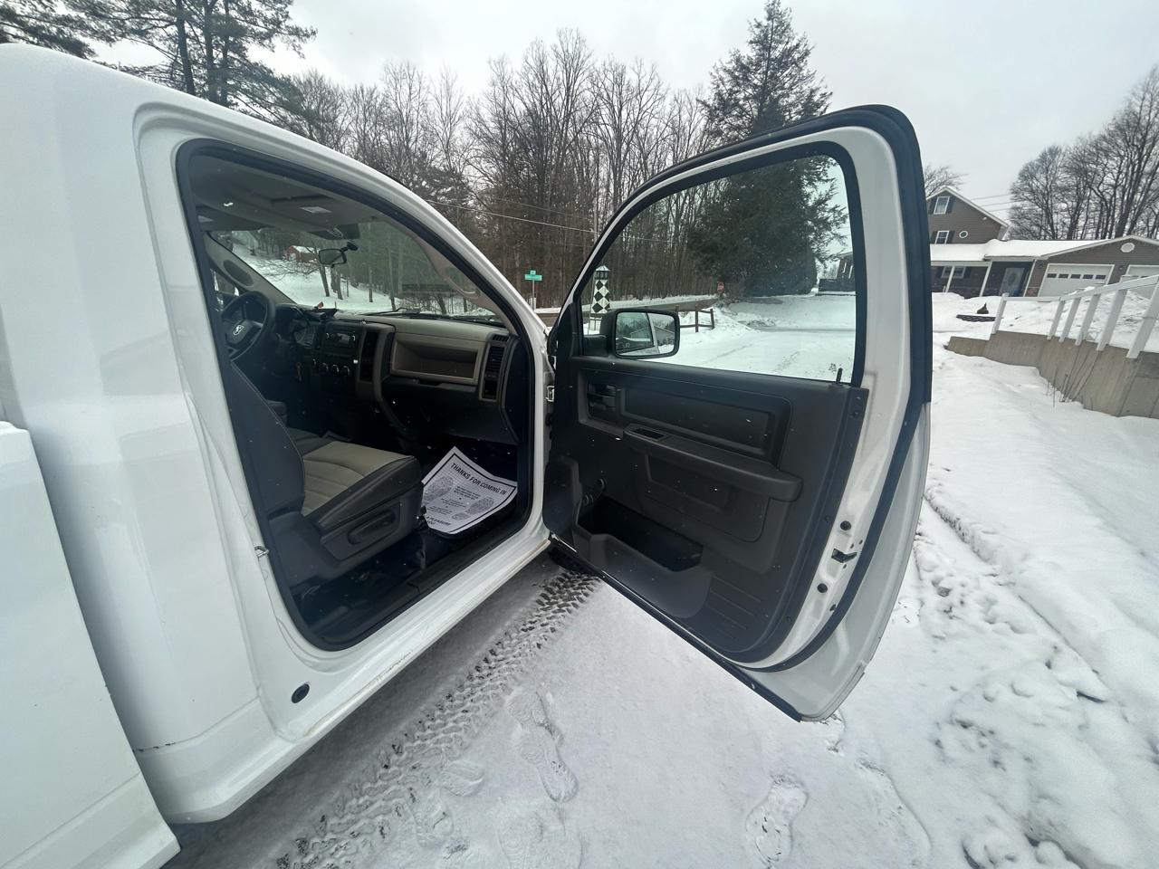 RAM 1500 4WD Reg Cab 120.5" ST 2011