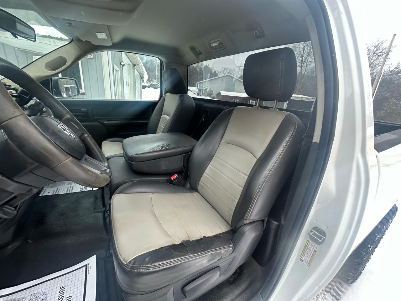 RAM 1500 4WD Reg Cab 120.5" ST 2011