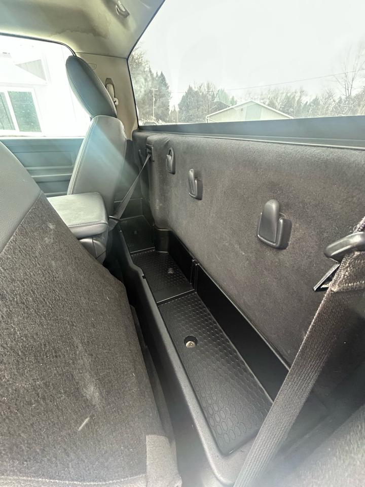 RAM 1500 4WD Reg Cab 120.5" ST 2011