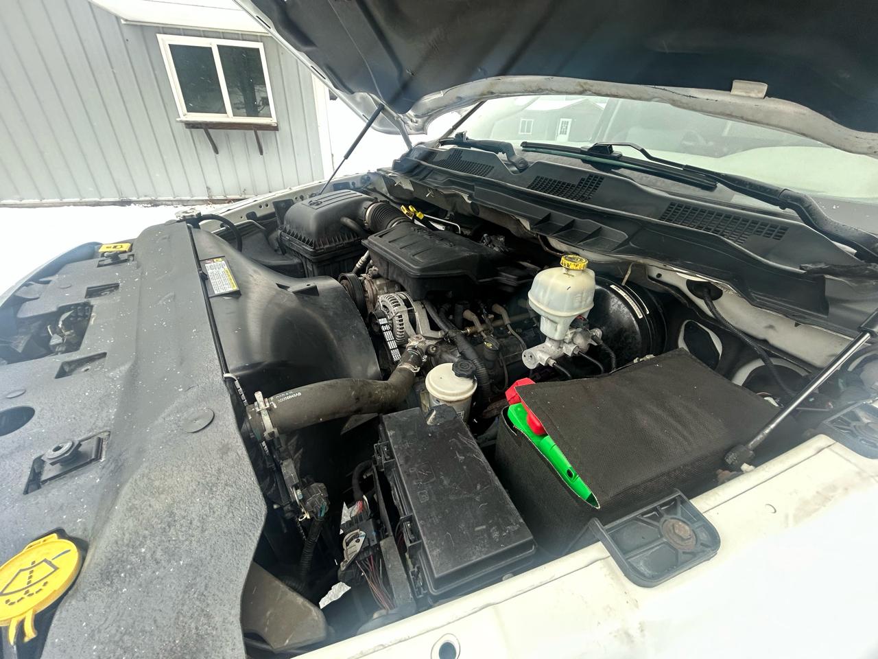 RAM 1500 4WD Reg Cab 120.5" ST 2011