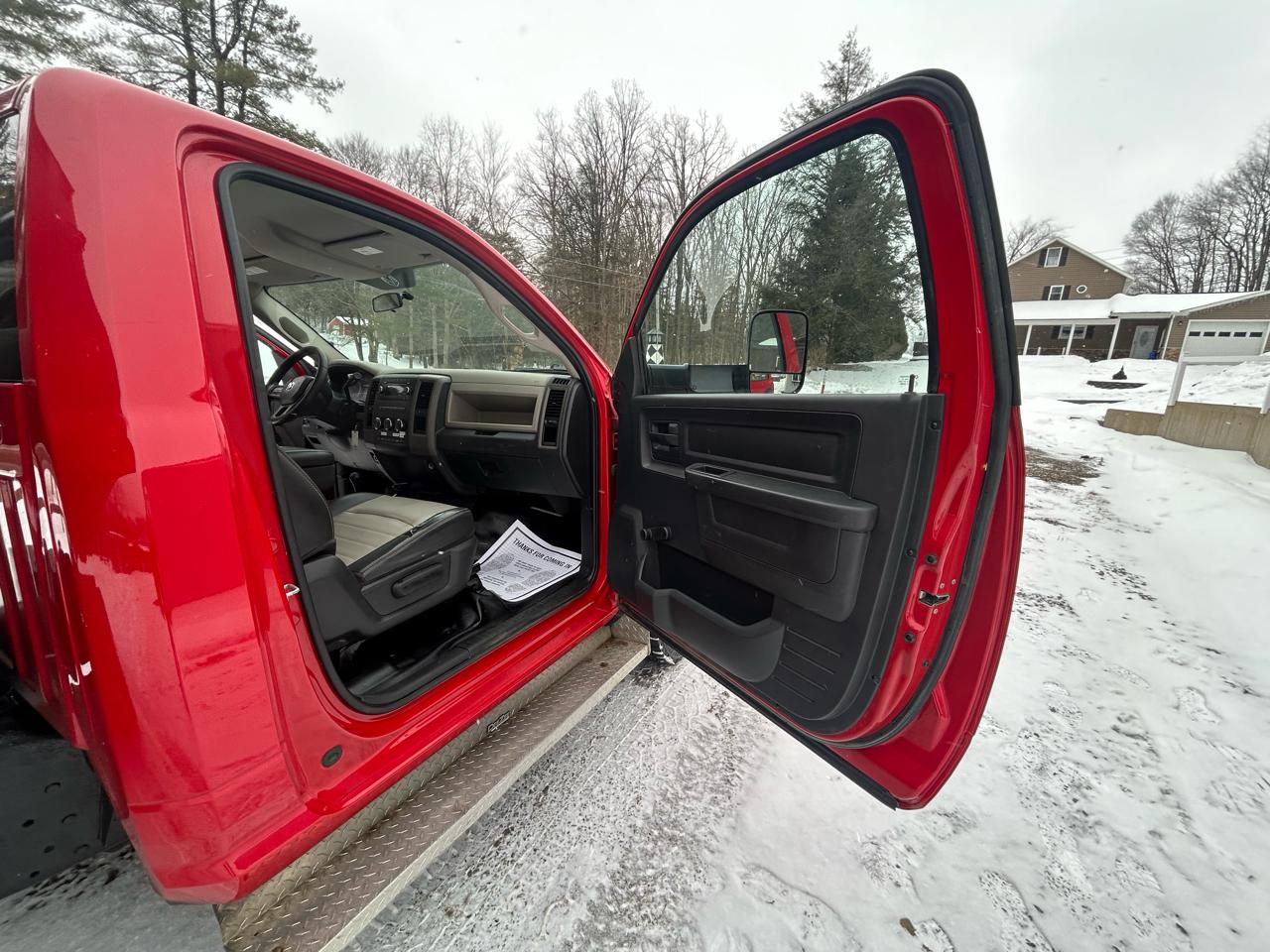 RAM 3500 4WD Reg Cab 143" WB 60" CA ST 2012