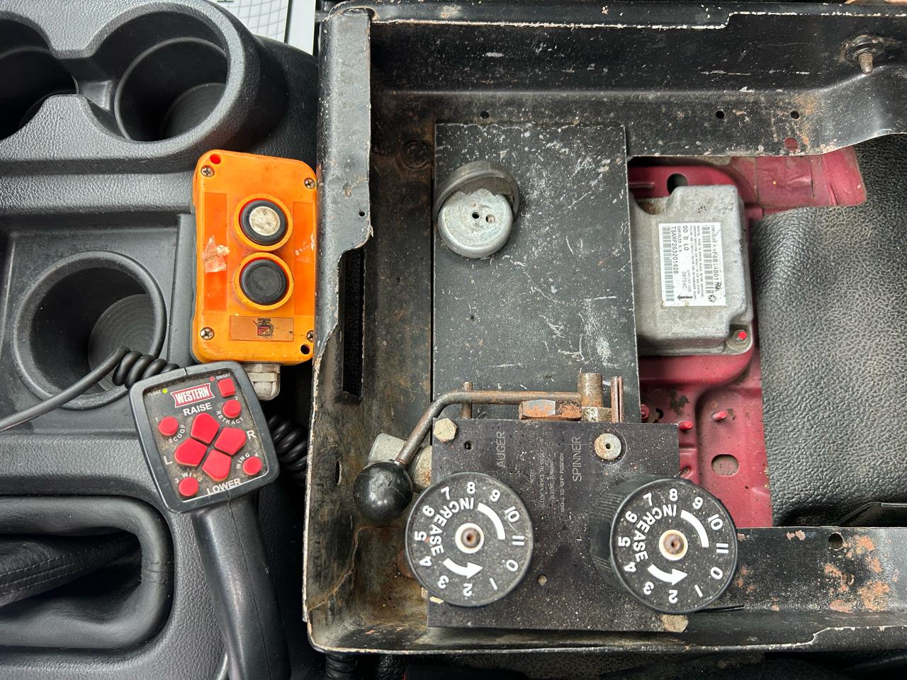 RAM 3500 4WD Reg Cab 143" WB 60" CA ST 2012