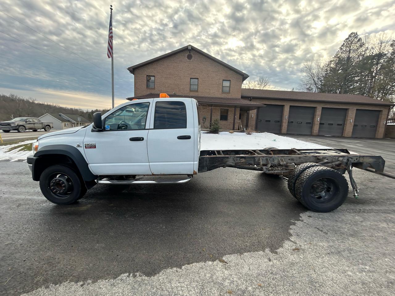 Dodge Ram 5500 4WD Quad Cab 188.5" WB 84" CA 2008