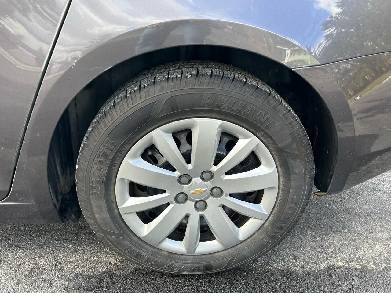 Chevrolet Cruze 4dr Sdn LS 2011