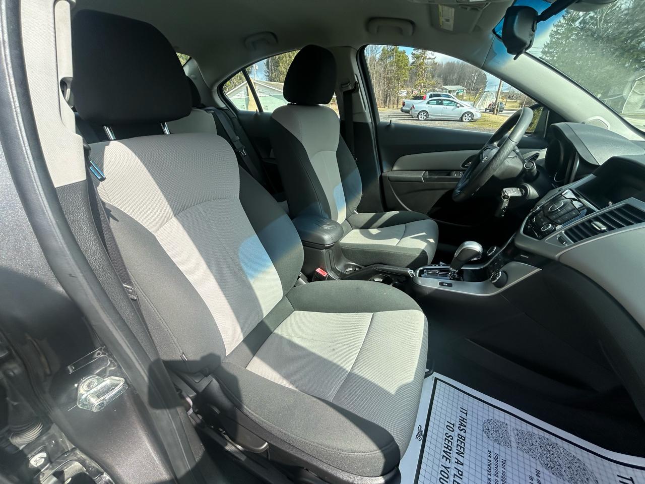 Chevrolet Cruze 4dr Sdn LS 2011