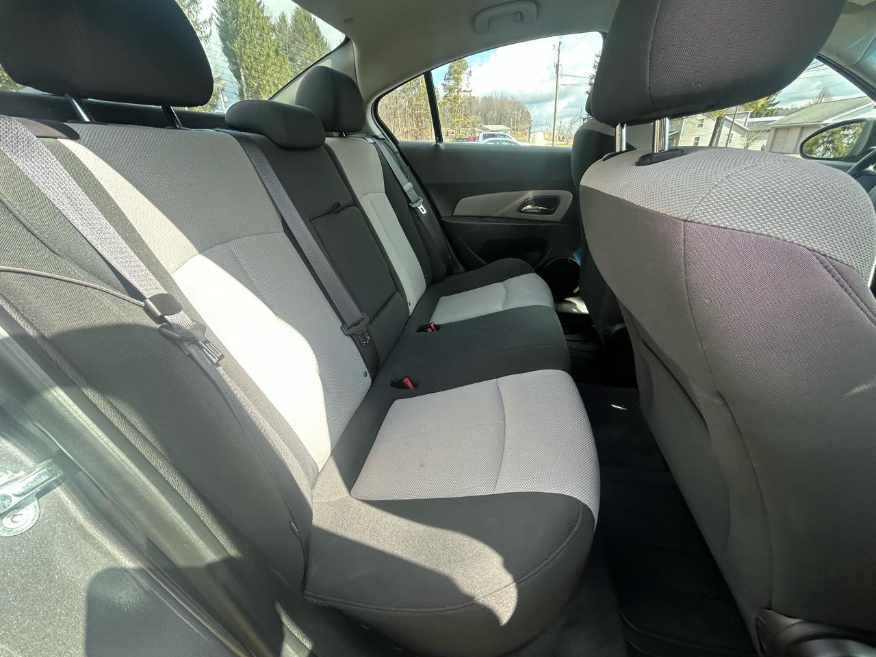 Chevrolet Cruze 4dr Sdn LS 2011