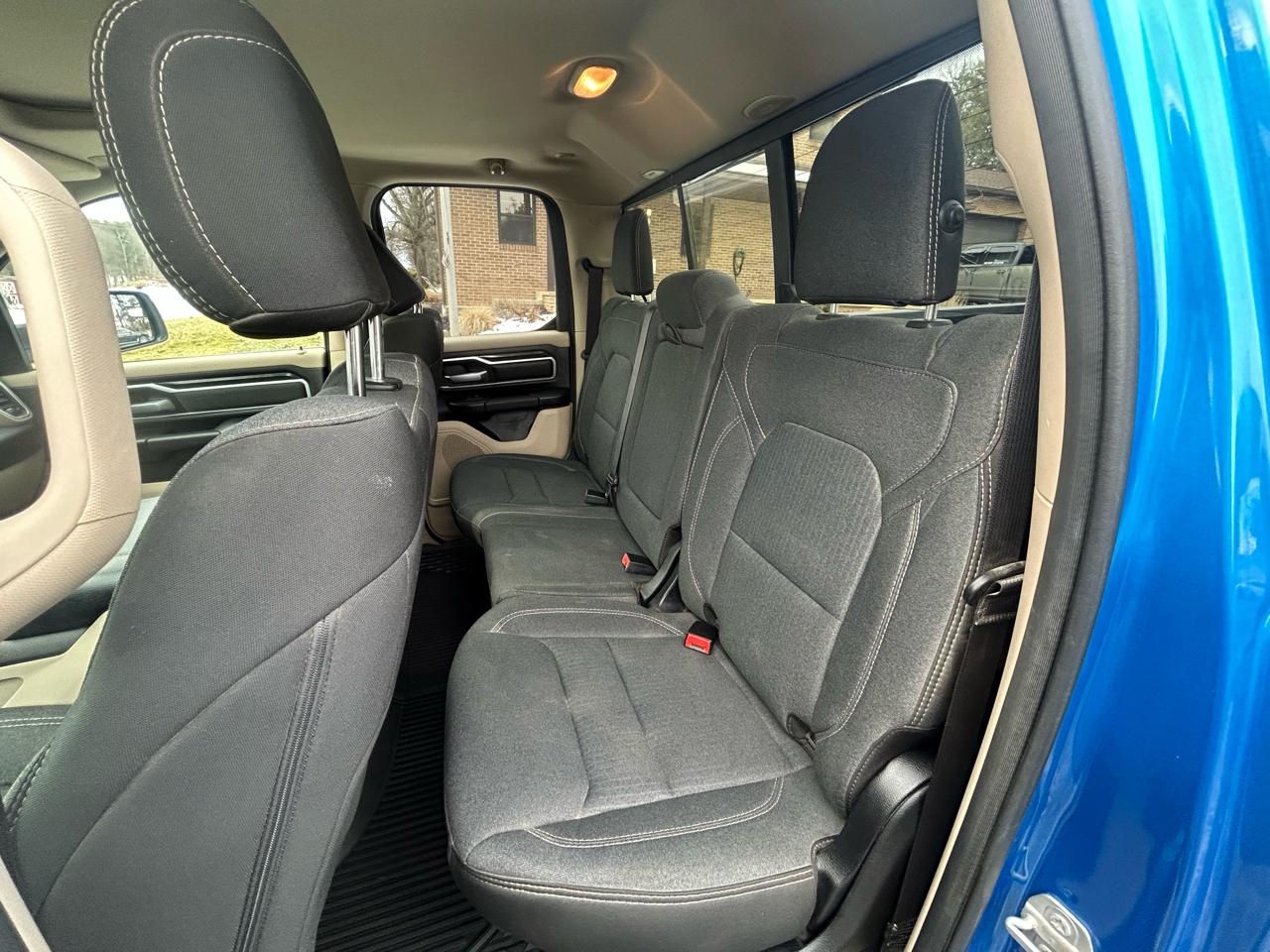 RAM 1500 4WD Quad Cab 140.5" Big Horn 2020