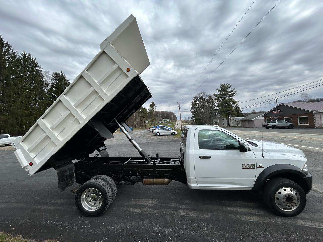 RAM 5500 4WD Reg Cab 168" WB 84" CA Tradesman 2014