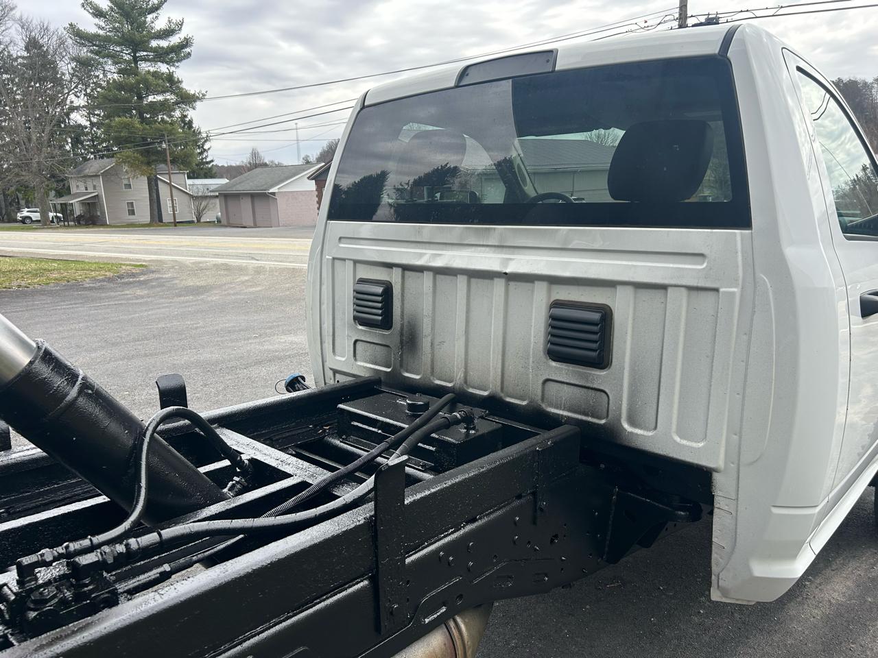 RAM 5500 4WD Reg Cab 168" WB 84" CA Tradesman 2014