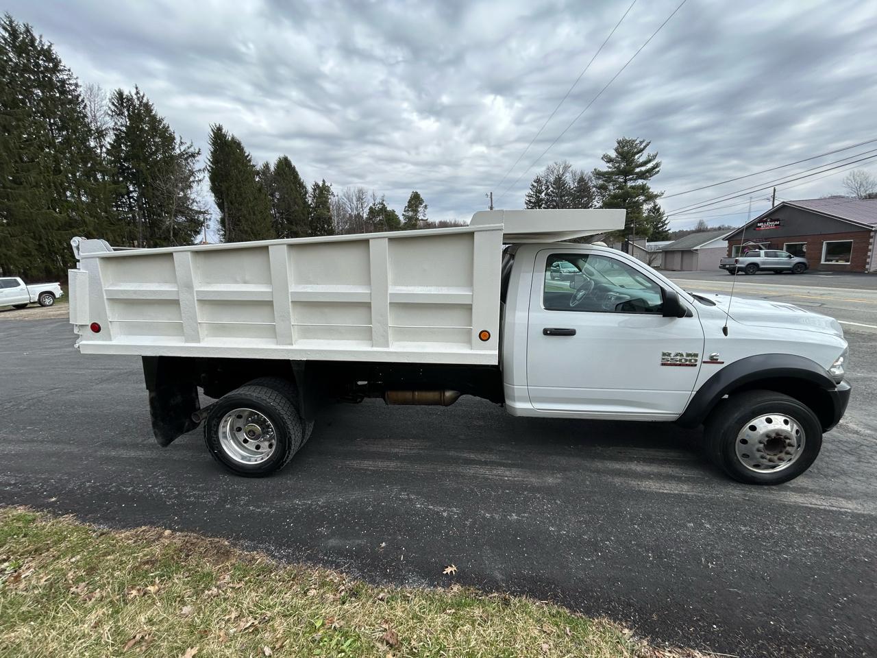 RAM 5500 4WD Reg Cab 168" WB 84" CA Tradesman 2014