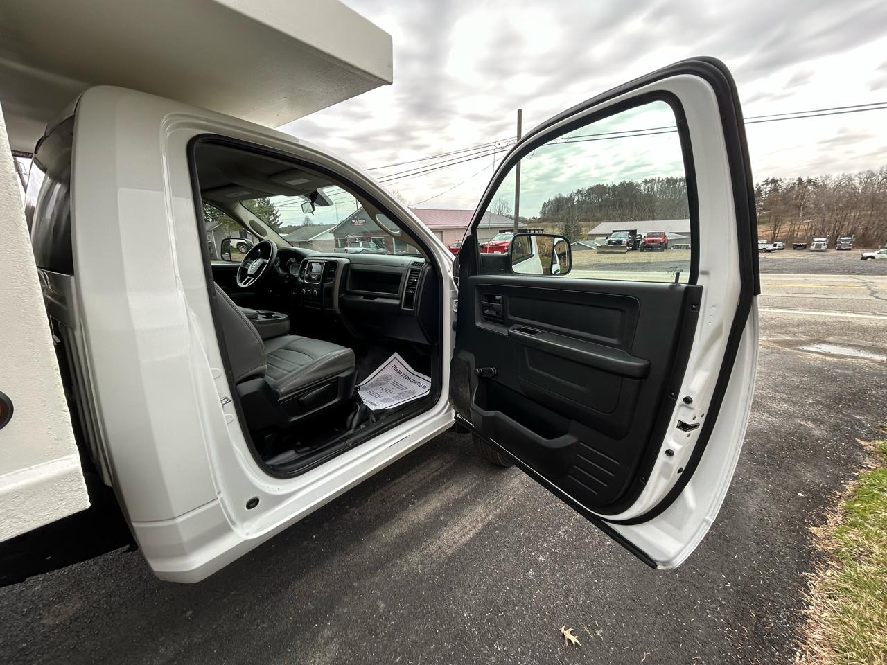 RAM 5500 4WD Reg Cab 168" WB 84" CA Tradesman 2014