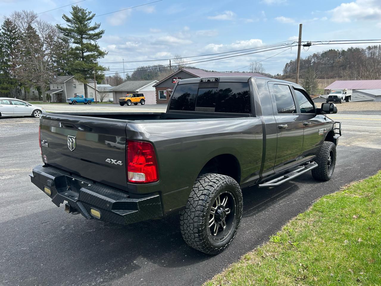 RAM 2500 Big Horn 4x4 Mega Cab 6'4" Box 2018