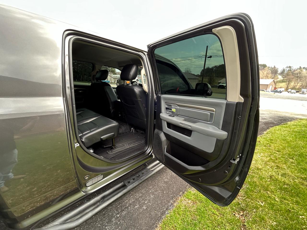 RAM 2500 Big Horn 4x4 Mega Cab 6'4" Box 2018