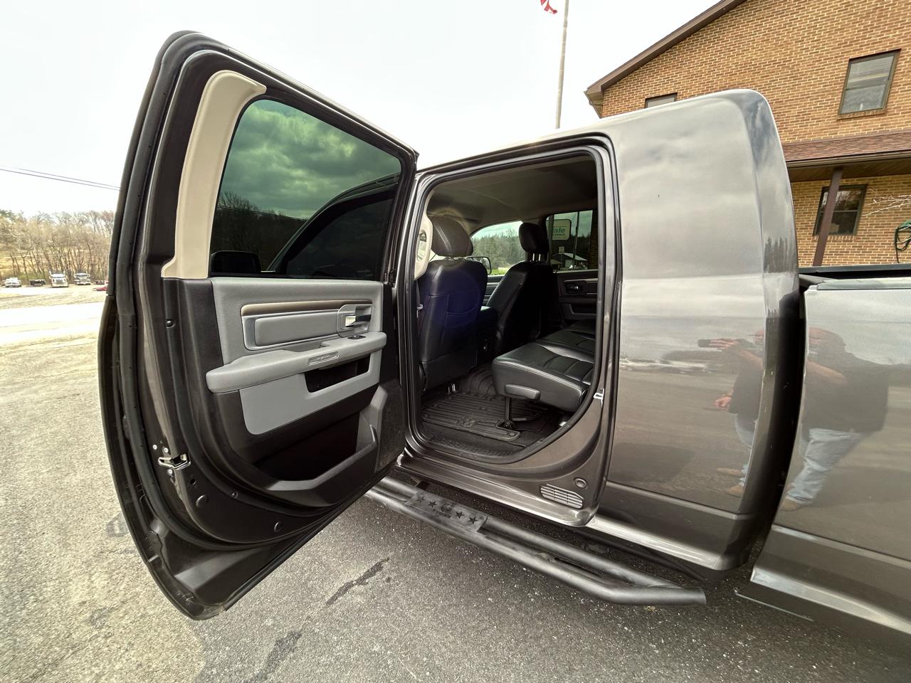 RAM 2500 Big Horn 4x4 Mega Cab 6'4" Box 2018