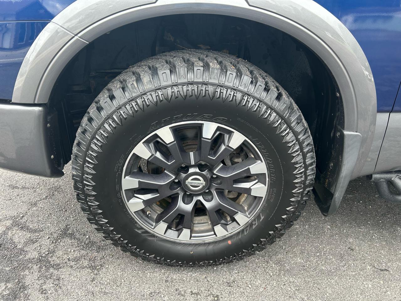 Nissan Titan 4x4 Crew Cab PRO-4X 2017