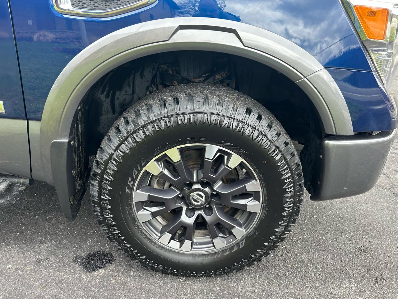 Nissan Titan 4x4 Crew Cab PRO-4X 2017