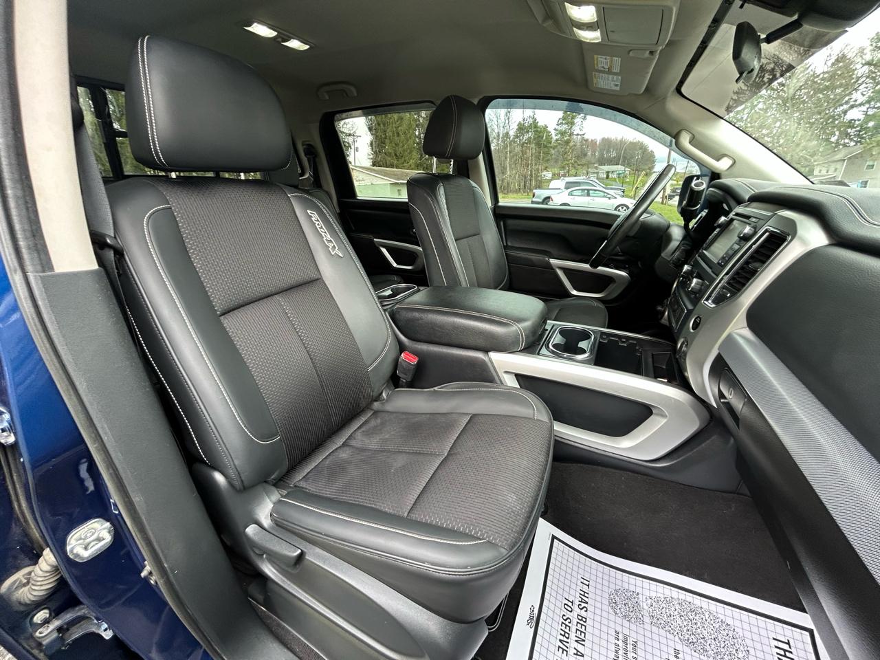 Nissan Titan 4x4 Crew Cab PRO-4X 2017