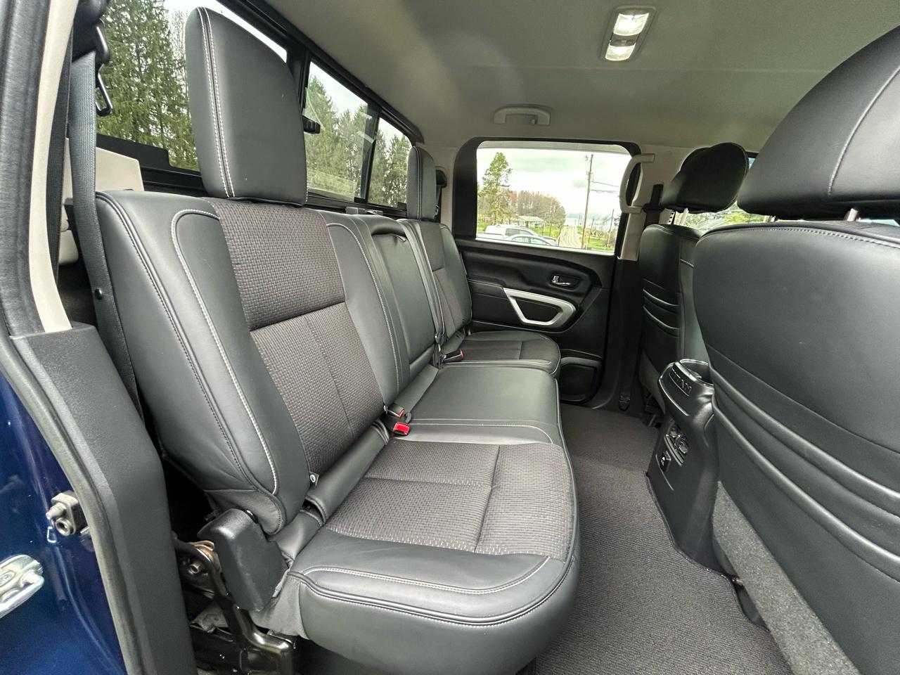 Nissan Titan 4x4 Crew Cab PRO-4X 2017