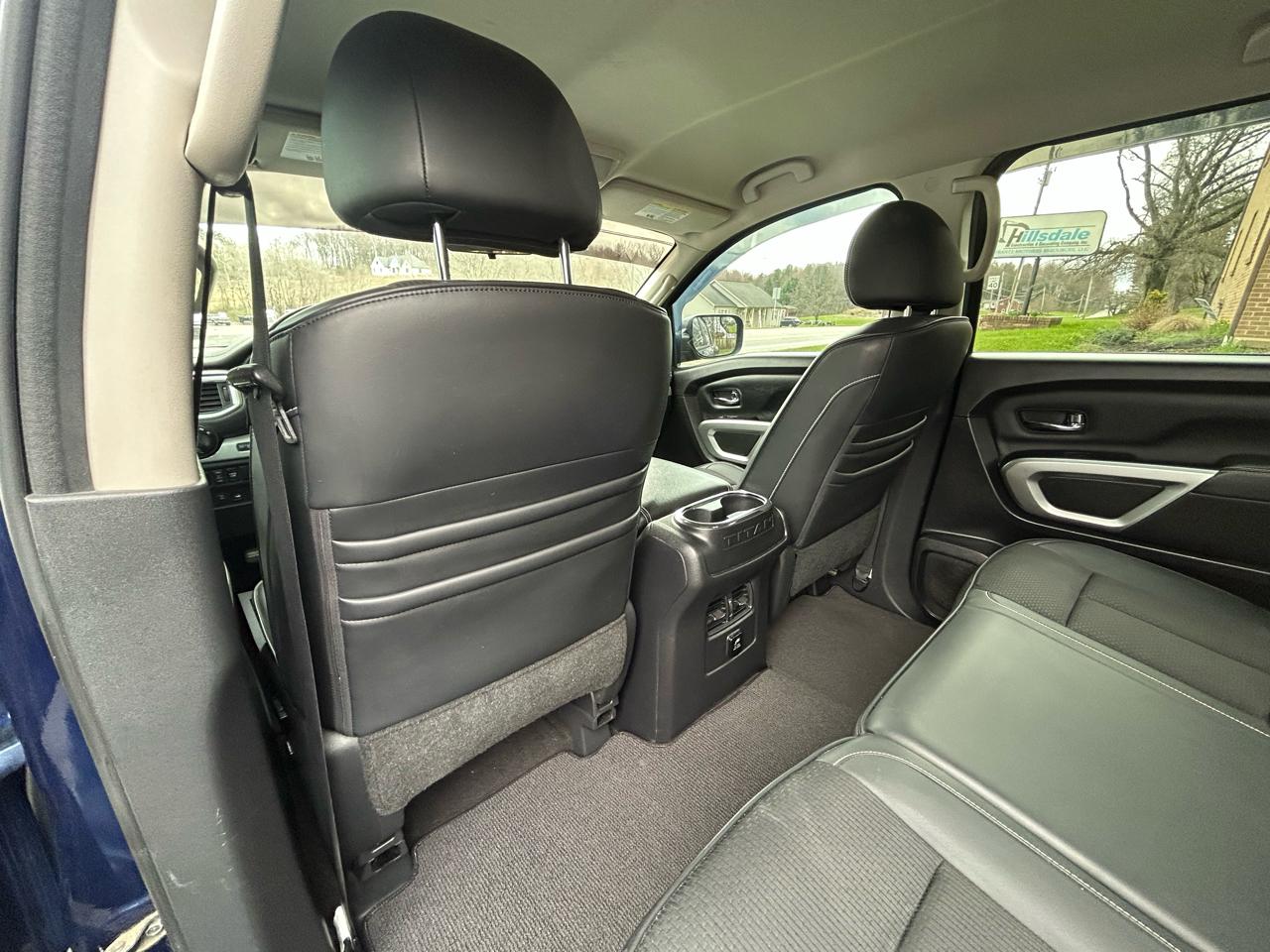 Nissan Titan 4x4 Crew Cab PRO-4X 2017