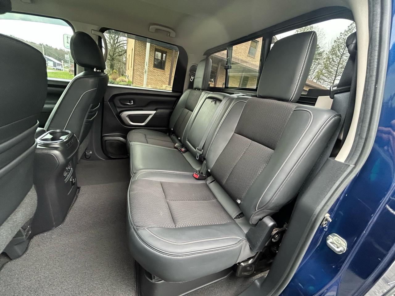 Nissan Titan 4x4 Crew Cab PRO-4X 2017