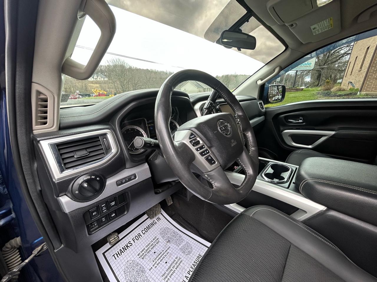 Nissan Titan 4x4 Crew Cab PRO-4X 2017