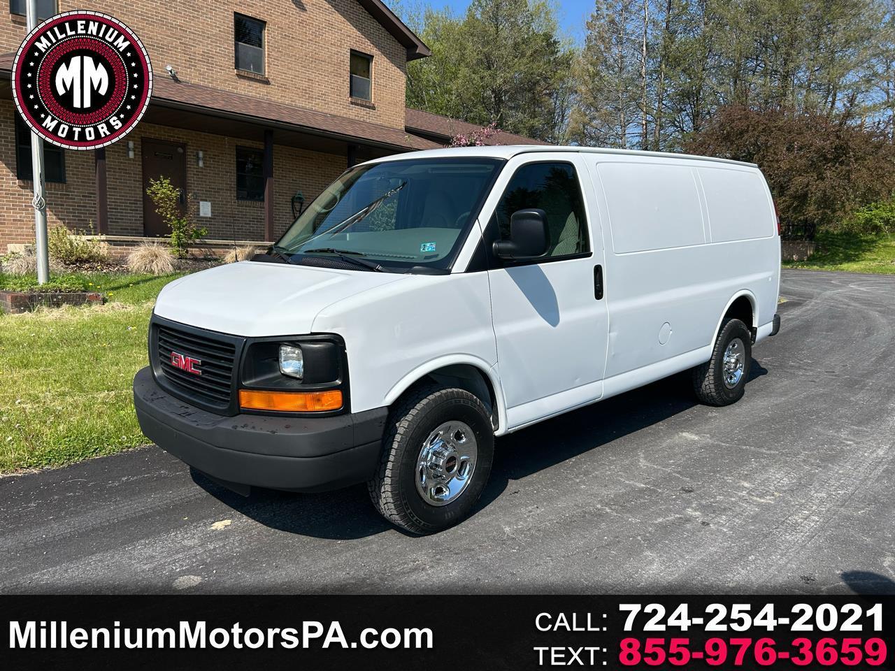 GMC Savana Cargo Van RWD 3500 135" 2007