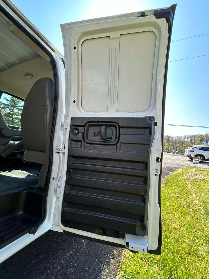 GMC Savana Cargo Van RWD 3500 135" 2007