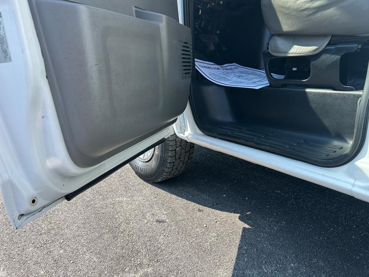 GMC Savana Cargo Van RWD 3500 135" 2007