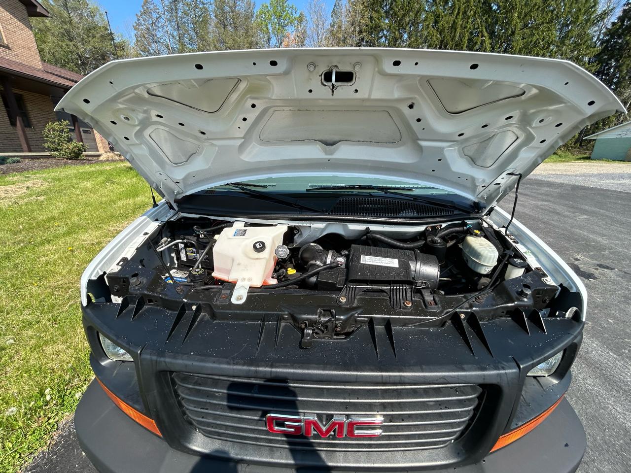 GMC Savana Cargo Van RWD 3500 135" 2007