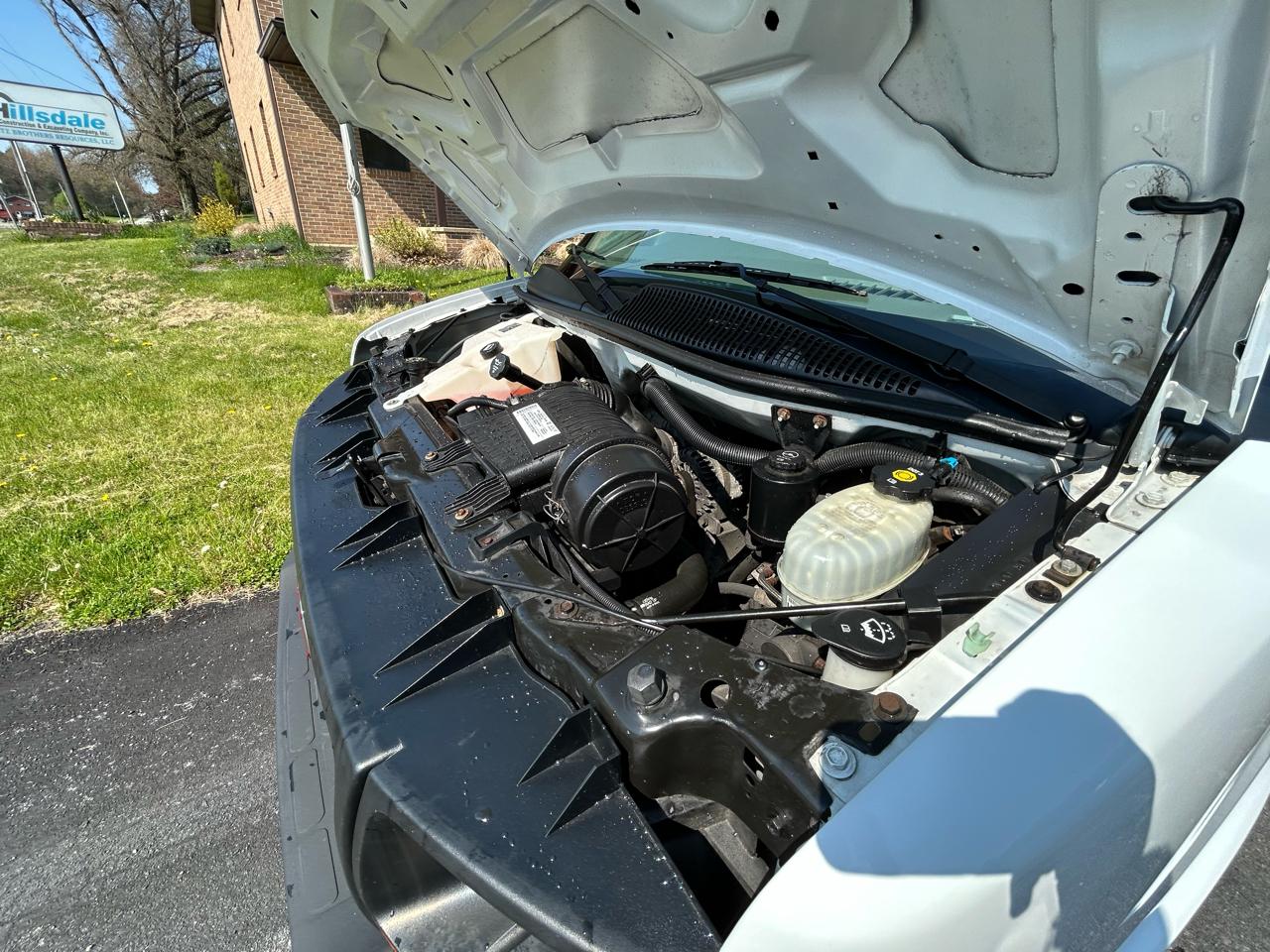 GMC Savana Cargo Van RWD 3500 135" 2007