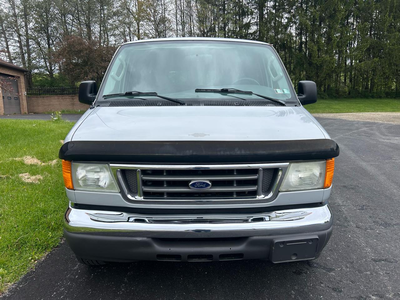 Ford Econoline Wagon E-350 Super Chateau 2006