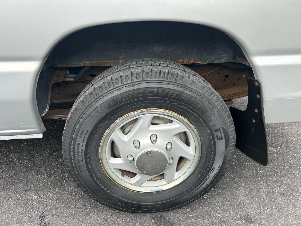 Ford Econoline Wagon E-350 Super Chateau 2006