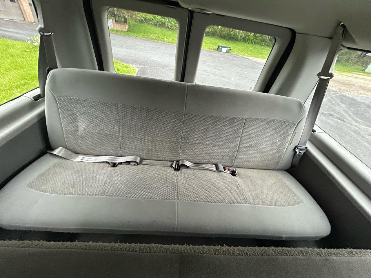 Ford Econoline Wagon E-350 Super Chateau 2006