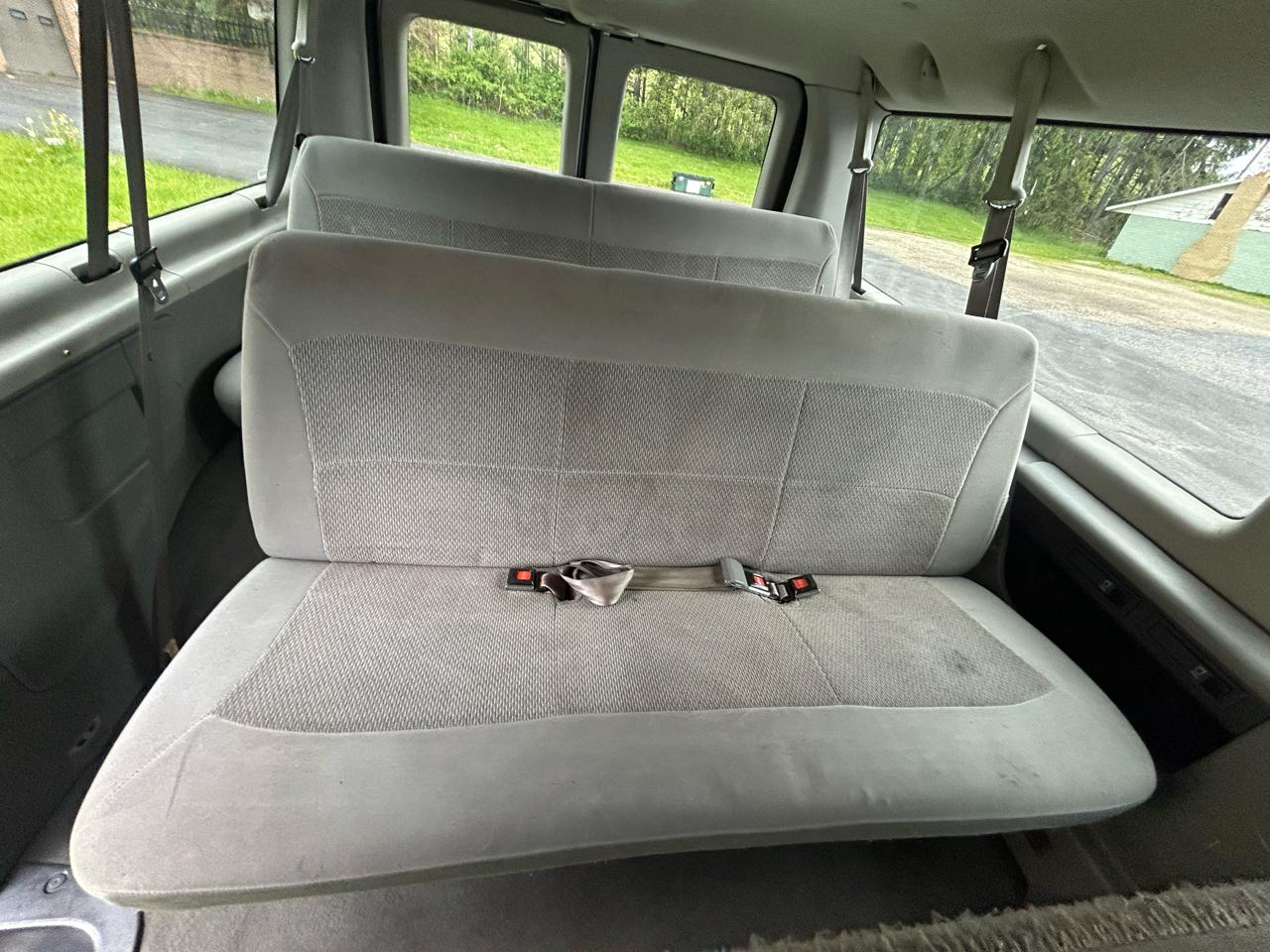 Ford Econoline Wagon E-350 Super Chateau 2006
