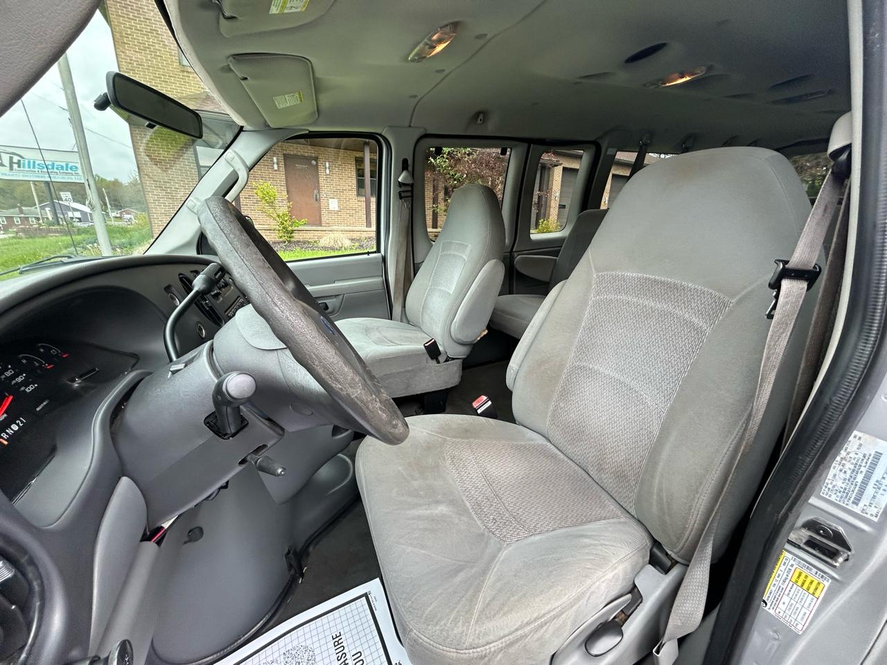 Ford Econoline Wagon E-350 Super Chateau 2006