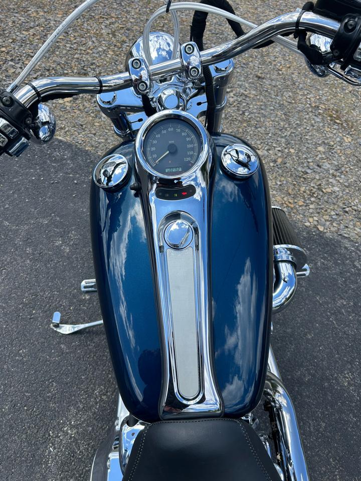 Harley-Davidson Deuce  2004