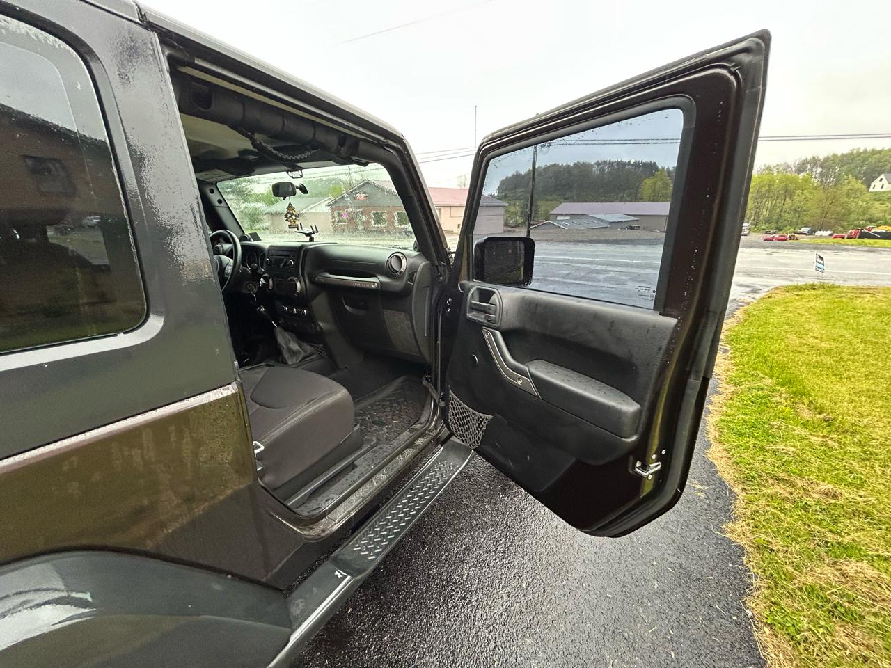 Jeep Wrangler 4WD 2dr Sport 2013