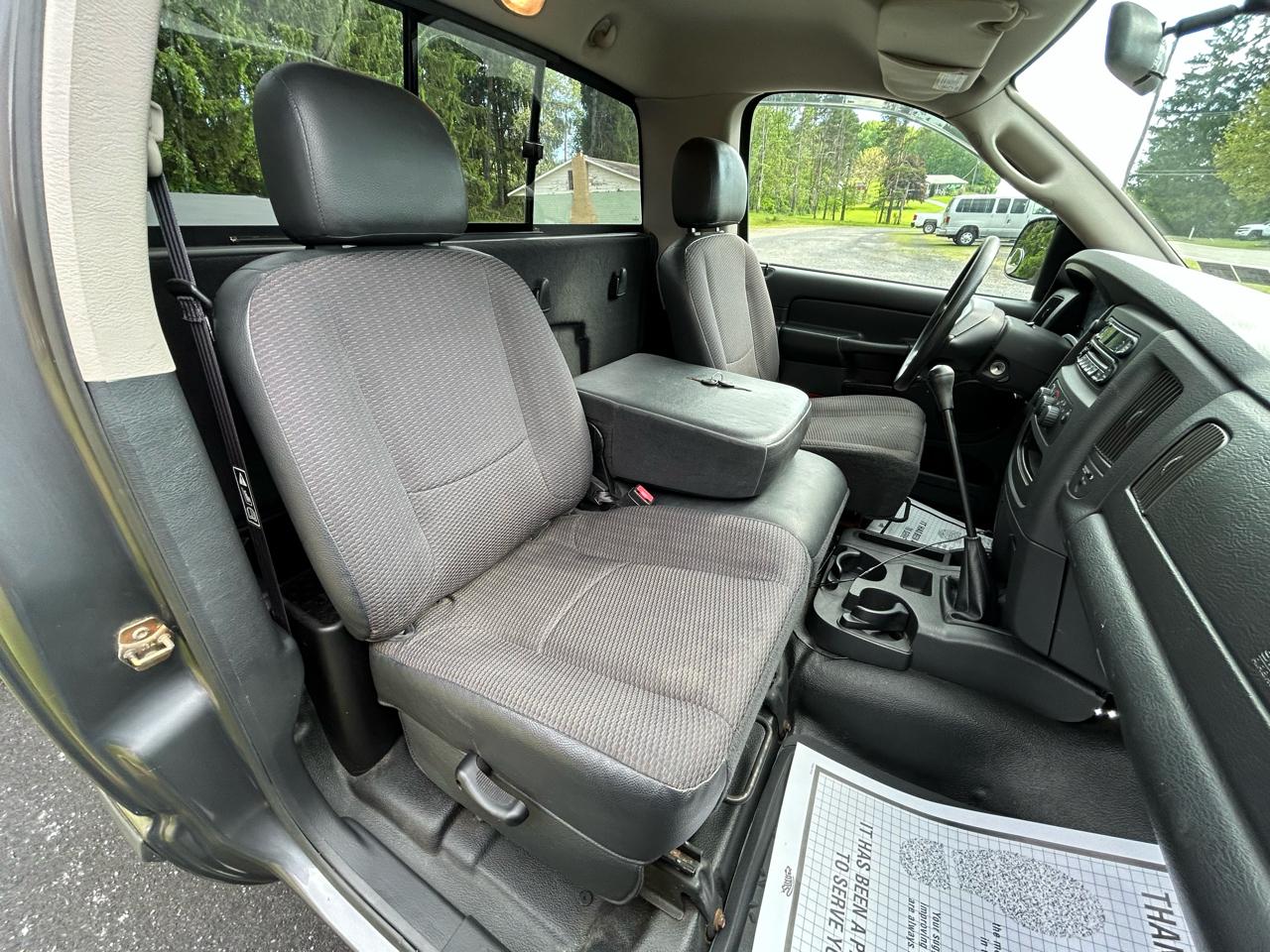 Dodge Ram 1500 2dr Reg Cab 120.5" WB SLT 2003