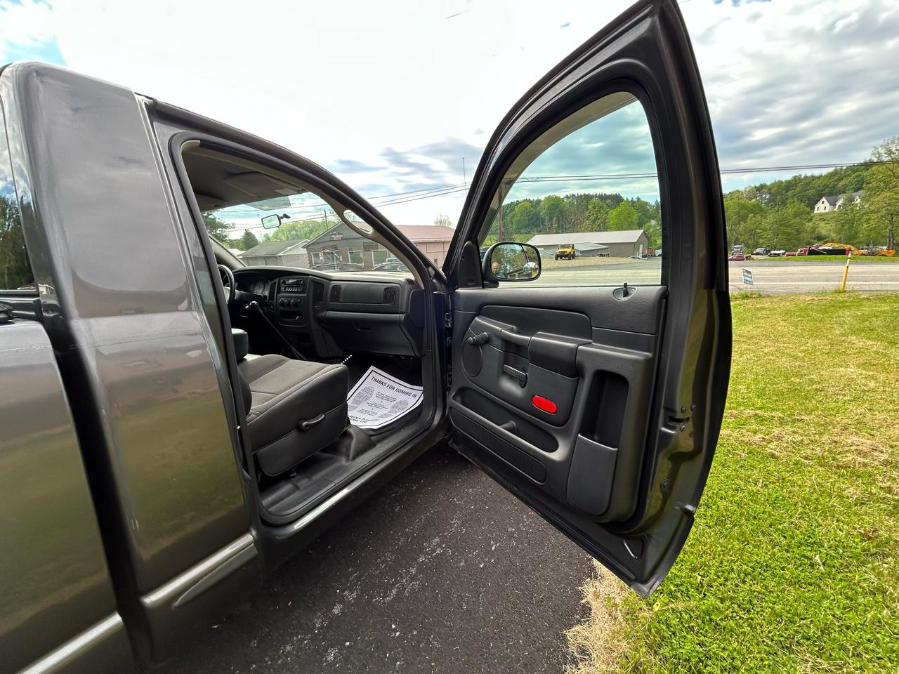 Dodge Ram 1500 2dr Reg Cab 120.5" WB SLT 2003
